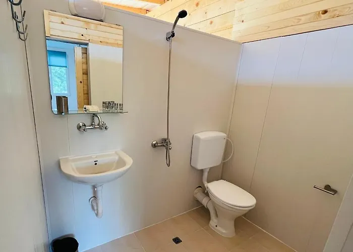 Cozyhut под наем * Chernomorets